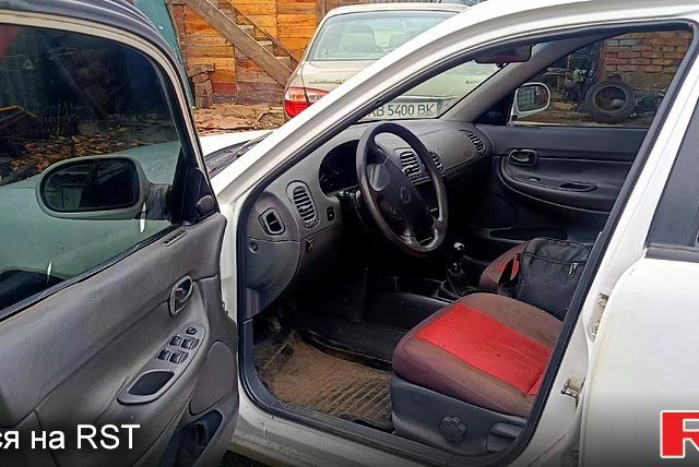 Дэу Нубира, объемом двигателя 1.6 л и пробегом 275 тыс. км за 1100 $, фото 2 на Automoto.ua