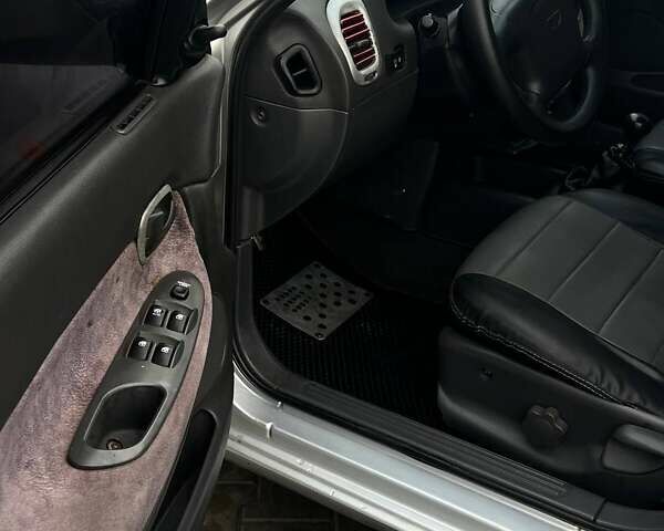 Серый Дэу Нубира, объемом двигателя 1.6 л и пробегом 280 тыс. км за 1800 $, фото 8 на Automoto.ua