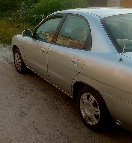 Серый Дэу Нубира, объемом двигателя 1.6 л и пробегом 303 тыс. км за 3500 $, фото 2 на Automoto.ua