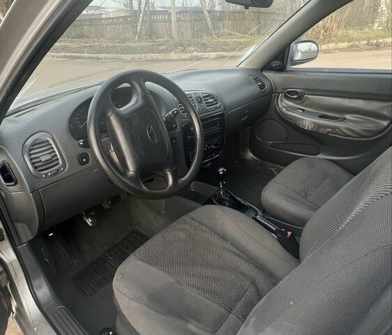 Серый Дэу Нубира, объемом двигателя 1.6 л и пробегом 298 тыс. км за 1500 $, фото 5 на Automoto.ua