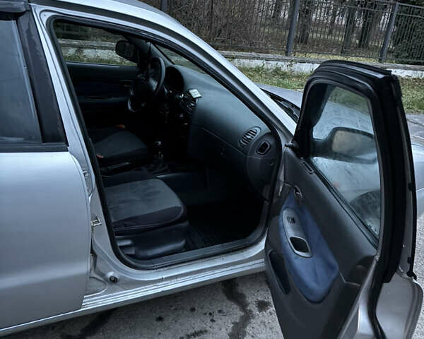 Серый Дэу Нубира, объемом двигателя 1.6 л и пробегом 206 тыс. км за 2500 $, фото 18 на Automoto.ua