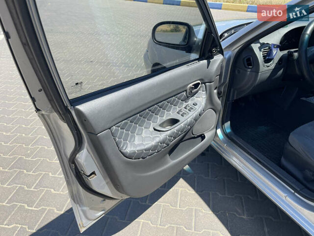Серый Дэу Нубира, объемом двигателя 1.6 л и пробегом 280 тыс. км за 1799 $, фото 10 на Automoto.ua