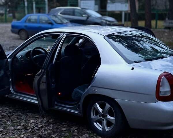 Серый Дэу Нубира, объемом двигателя 1.6 л и пробегом 235 тыс. км за 1900 $, фото 8 на Automoto.ua