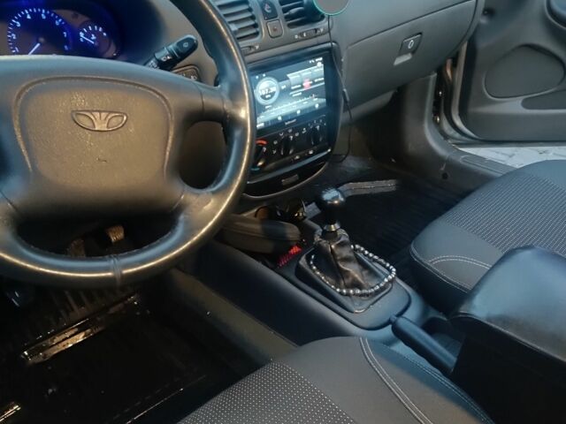 Сірий Деу Нубіра, об'ємом двигуна 1.6 л та пробігом 257 тис. км за 2483 $, фото 5 на Automoto.ua