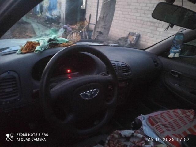 Деу Нубіра 1998 у Вольногорске на Automoto.ua Сірий Деу Нубіра, об'ємом двигуна 1.6 л та пробігом 340 тис. км за 1548 $, фото 1 на Automoto.ua