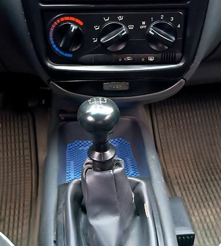 Серый Дэу Нубира, объемом двигателя 1.6 л и пробегом 350 тыс. км за 1100 $, фото 8 на Automoto.ua