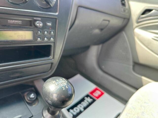 Сірий Деу Нубіра, об'ємом двигуна 1.6 л та пробігом 186 тис. км за 2440 $, фото 19 на Automoto.ua