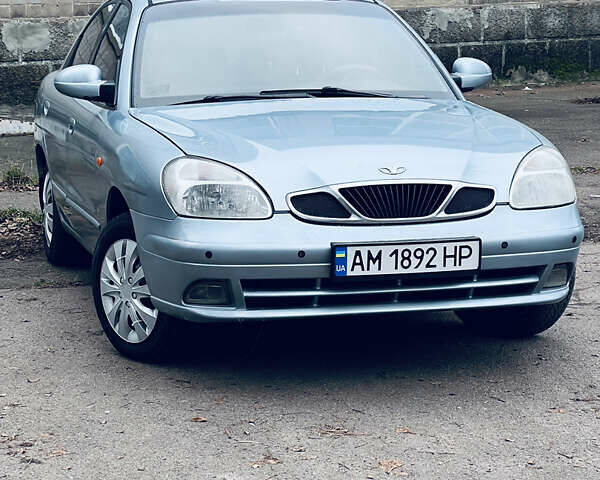 Серый Дэу Нубира, объемом двигателя 2 л и пробегом 280 тыс. км за 2200 $, фото 1 на Automoto.ua