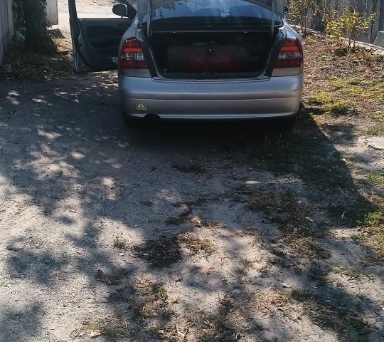 Серый Дэу Нубира, объемом двигателя 2 л и пробегом 290 тыс. км за 900 $, фото 3 на Automoto.ua