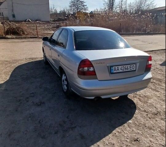 Серый Дэу Нубира, объемом двигателя 2 л и пробегом 200 тыс. км за 2450 $, фото 7 на Automoto.ua