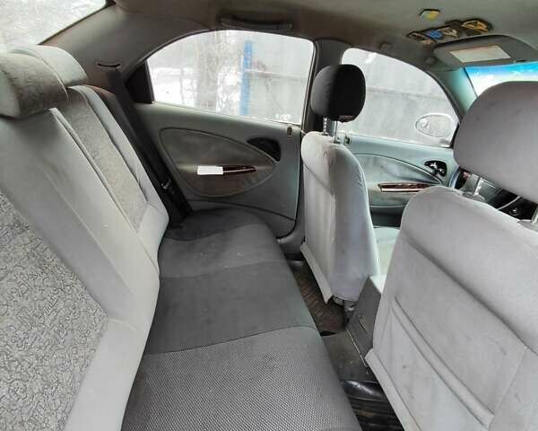 Серый Дэу Нубира, объемом двигателя 2 л и пробегом 260 тыс. км за 2000 $, фото 5 на Automoto.ua