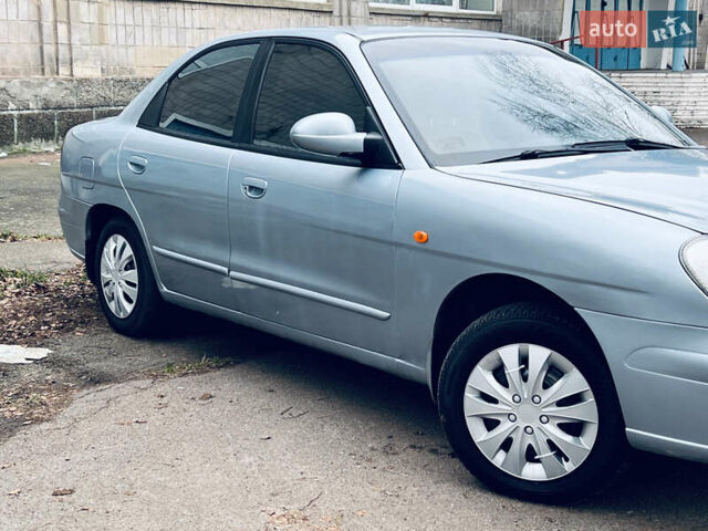 Серый Дэу Нубира, объемом двигателя 2 л и пробегом 280 тыс. км за 2200 $, фото 2 на Automoto.ua