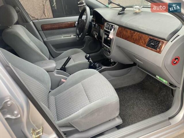 Дэу Нубира 2004 в Запорожье на Automoto.ua Серый Дэу Нубира, объемом двигателя 1.8 л и пробегом 101 тыс. км за 5300 $, фото 11 на Automoto.ua