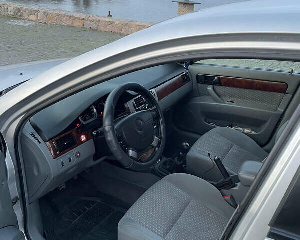 Серый Дэу Нубира, объемом двигателя 1.8 л и пробегом 198 тыс. км за 3700 $, фото 9 на Automoto.ua