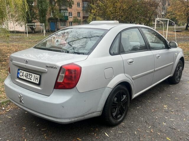 Деу Нубіра 2005 у Павлограде на Automoto.ua Сірий Деу Нубіра, об'ємом двигуна 1.6 л та пробігом 168 тис. км за 1496 $, фото 3 на Automoto.ua