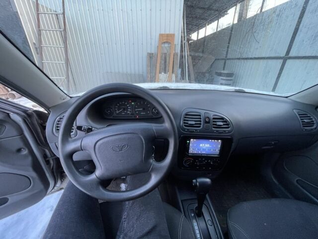 Серый Дэу Нубира, объемом двигателя 2 л и пробегом 312 тыс. км за 2200 $, фото 5 на Automoto.ua