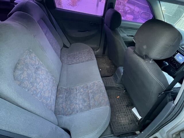 Серый Дэу Нубира, объемом двигателя 2 л и пробегом 312 тыс. км за 2200 $, фото 7 на Automoto.ua