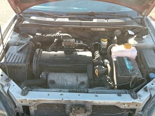 Серый Дэу Нубира, объемом двигателя 2 л и пробегом 178 тыс. км за 1500 $, фото 2 на Automoto.ua