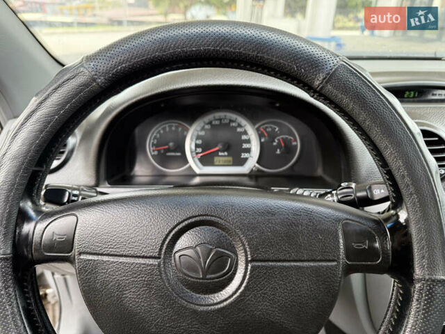 Сірий Деу Нубіра, об'ємом двигуна 1.6 л та пробігом 212 тис. км за 3150 $, фото 18 на Automoto.ua
