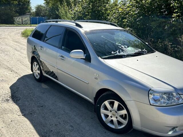 Дэу Нубира 2005 в Вышгороде на Automoto.ua Серый Дэу Нубира, объемом двигателя 1.8 л и пробегом 260 тыс. км за 3100 $, фото 1 на Automoto.ua