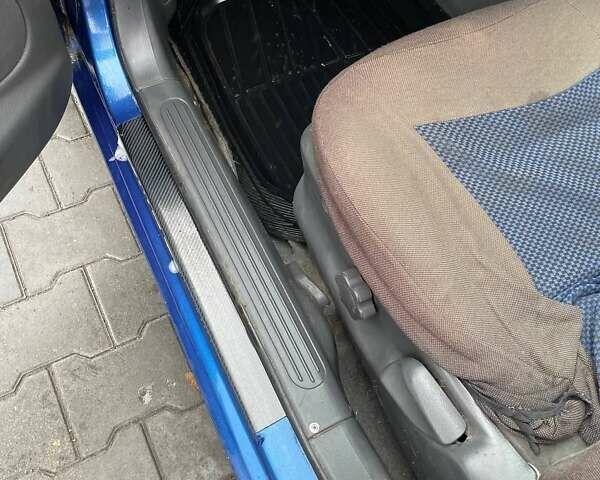 Синий Дэу Нубира, объемом двигателя 1.6 л и пробегом 444 тыс. км за 1900 $, фото 3 на Automoto.ua