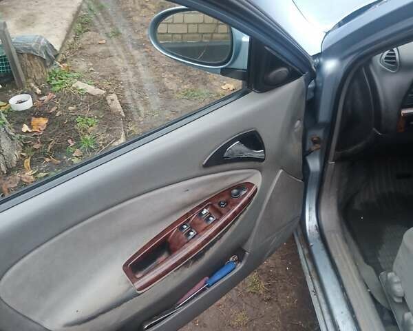 Синий Дэу Нубира, объемом двигателя 2 л и пробегом 260 тыс. км за 2300 $, фото 2 на Automoto.ua