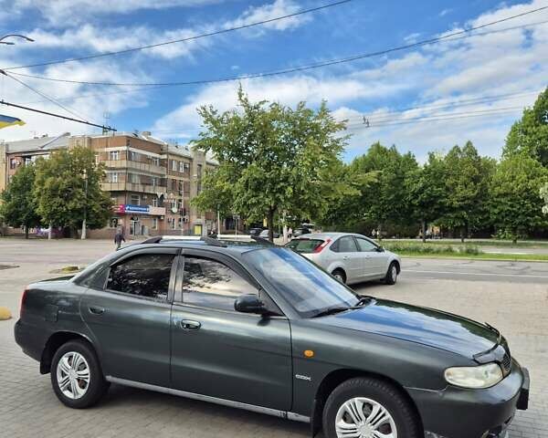 Зеленый Дэу Нубира, объемом двигателя 2 л и пробегом 220 тыс. км за 2200 $, фото 1 на Automoto.ua