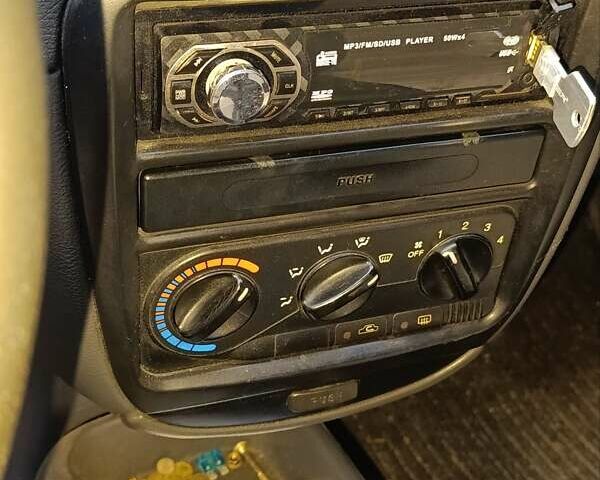 Зеленый Дэу Нубира, объемом двигателя 1.6 л и пробегом 375 тыс. км за 1200 $, фото 12 на Automoto.ua