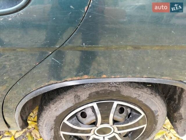 Деу Нубіра 1998 у Кременчуге на Automoto.ua Зелений Деу Нубіра, об'ємом двигуна 1.6 л та пробігом 345 тис. км за 1200 $, фото 7 на Automoto.ua