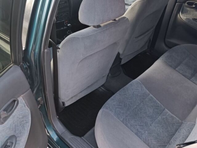 Дэу Нубира 1998 в Никополе на Automoto.ua Зеленый Дэу Нубира, объемом двигателя 1.6 л и пробегом 240 тыс. км за 2200 $, фото 2 на Automoto.ua