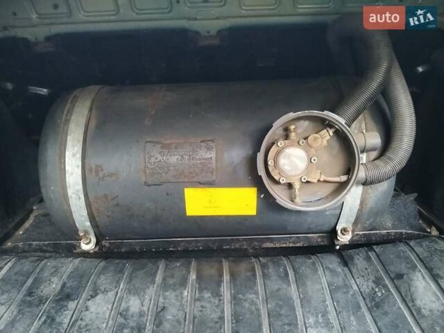 Деу Нубіра 1998 у Кременчуге на Automoto.ua Зелений Деу Нубіра, об'ємом двигуна 1.6 л та пробігом 345 тис. км за 1200 $, фото 1 на Automoto.ua