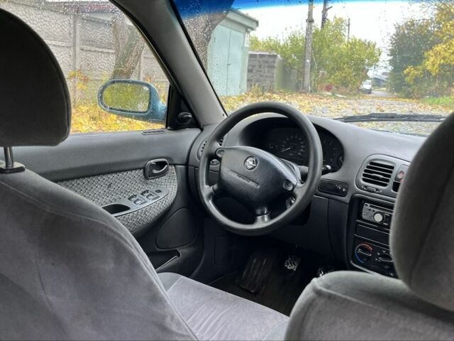 Зеленый Дэу Нубира, объемом двигателя 1.6 л и пробегом 200 тыс. км за 1300 $, фото 3 на Automoto.ua