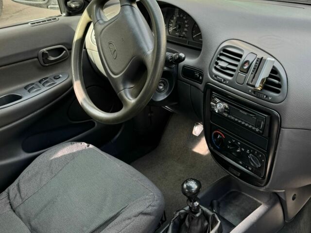 Деу Нубіра 1998 у Одесі на Automoto.ua Зелений Деу Нубіра, об'ємом двигуна 1.6 л та пробігом 220 тис. км за 1500 $, фото 3 на Automoto.ua