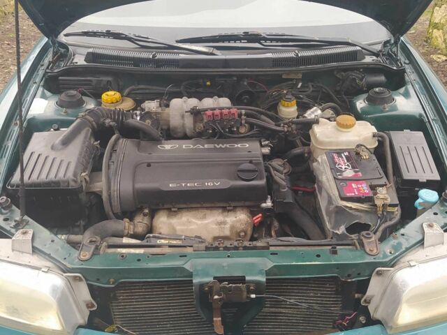 Зеленый Дэу Нубира, объемом двигателя 1.6 л и пробегом 340 тыс. км за 1500 $, фото 5 на Automoto.ua