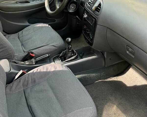 Деу Нубіра 1998 у Одесі на Automoto.ua Зелений Деу Нубіра, об'ємом двигуна 1.6 л та пробігом 220 тис. км за 1500 $, фото 1 на Automoto.ua