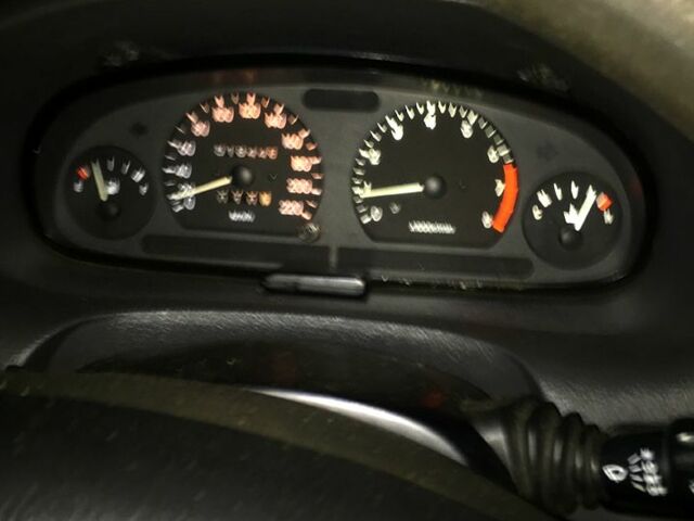 Зеленый Дэу Нубира, объемом двигателя 1.6 л и пробегом 300 тыс. км за 1500 $, фото 8 на Automoto.ua