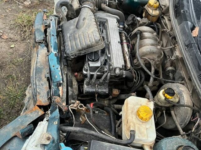 Зеленый Дэу Нубира, объемом двигателя 0 л и пробегом 130 тыс. км за 400 $, фото 3 на Automoto.ua