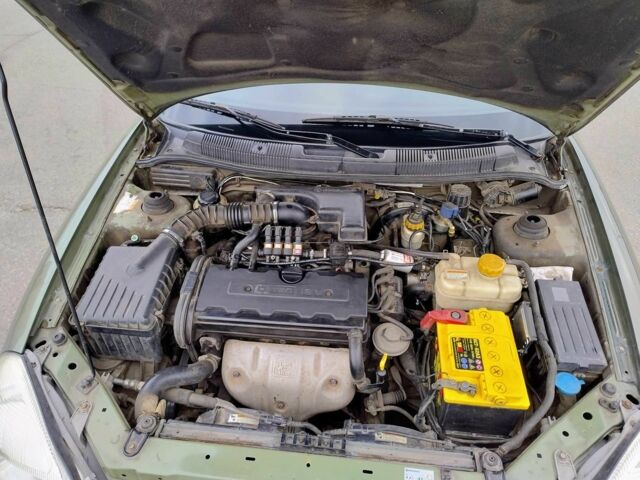 Зеленый Дэу Нубира, объемом двигателя 2 л и пробегом 363 тыс. км за 3200 $, фото 10 на Automoto.ua