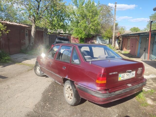 Красный Дэу Рейсер, объемом двигателя 1.5 л и пробегом 280 тыс. км за 558 $, фото 2 на Automoto.ua