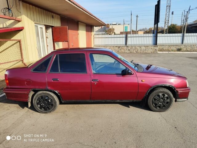 Красный Дэу Рейсер, объемом двигателя 1.5 л и пробегом 405 тыс. км за 1200 $, фото 1 на Automoto.ua