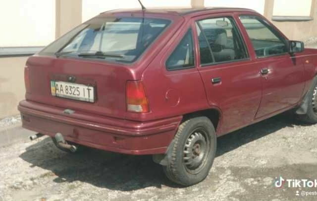 Червоний Деу Рейсер, об'ємом двигуна 1.5 л та пробігом 260 тис. км за 1146 $, фото 3 на Automoto.ua