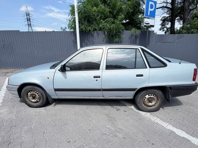 Сірий Деу Рейсер, об'ємом двигуна 1.3 л та пробігом 300 тис. км за 1100 $, фото 2 на Automoto.ua