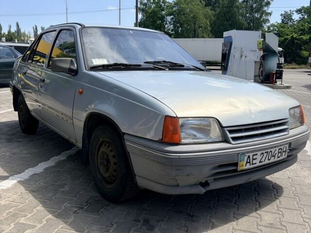 Серый Дэу Рейсер, объемом двигателя 1.3 л и пробегом 300 тыс. км за 1200 $, фото 2 на Automoto.ua