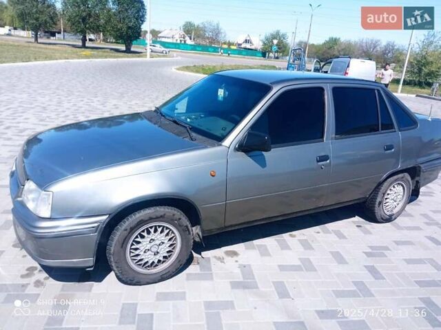 Сірий Деу Рейсер, об'ємом двигуна 1.5 л та пробігом 227 тис. км за 1650 $, фото 4 на Automoto.ua