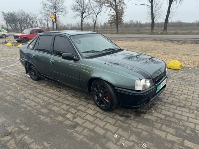 Зеленый Дэу Рейсер, объемом двигателя 1.5 л и пробегом 120 тыс. км за 1476 $, фото 2 на Automoto.ua