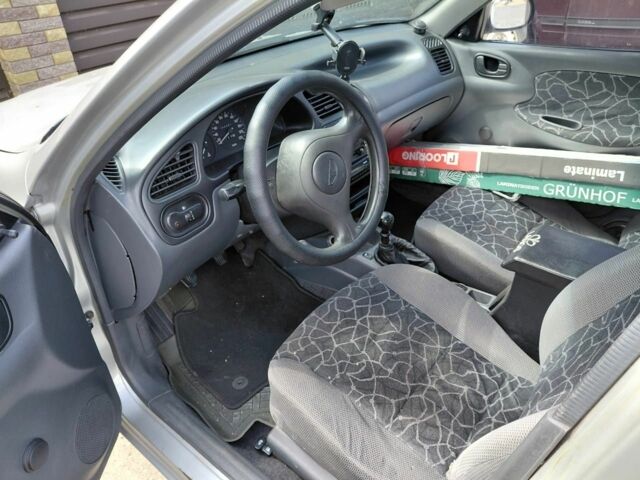 Деу Реззо 2002 у Зачепиловке на Automoto.ua Сірий Деу Реззо, об'ємом двигуна 1.3 л та пробігом 250 тис. км за 1000 $, фото 4 на Automoto.ua