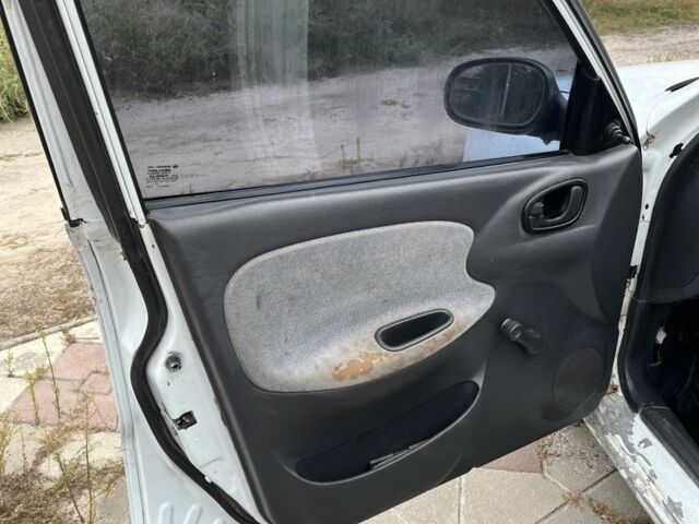Білий Деу Сенс, об'ємом двигуна 1.5 л та пробігом 250 тис. км за 888 $, фото 6 на Automoto.ua
