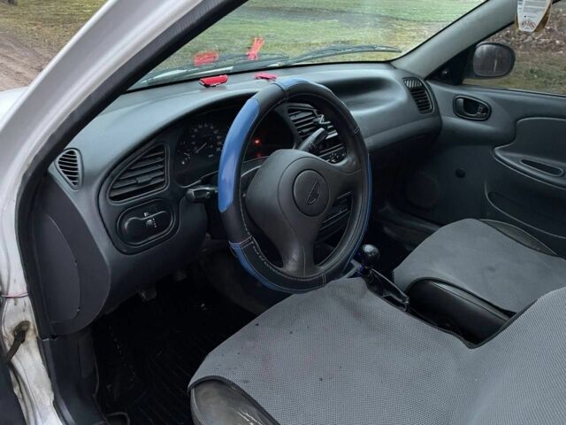 Белый Дэу Сенс, объемом двигателя 1.5 л и пробегом 200 тыс. км за 1100 $, фото 4 на Automoto.ua