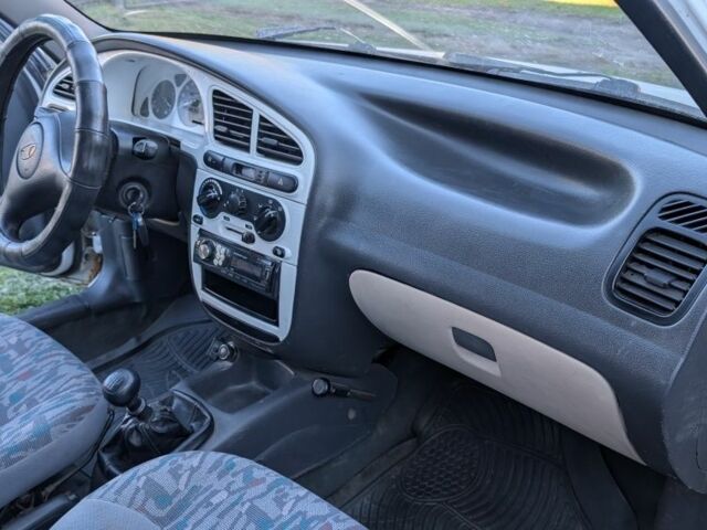 Дэу Сенс 1998 в Шепетовке на Automoto.ua Белый Дэу Сенс, объемом двигателя 1.5 л и пробегом 149 тыс. км за 1000 $, фото 5 на Automoto.ua