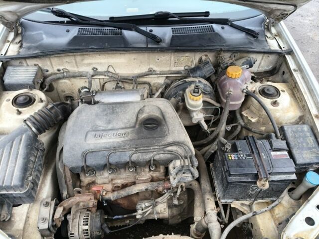 Белый Дэу Сенс, объемом двигателя 1 л и пробегом 249 тыс. км за 1500 $, фото 4 на Automoto.ua